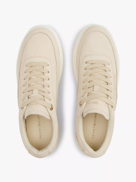 Tenis Mujer Beige y Dorado | Calzado Deportivo | AMAZEE